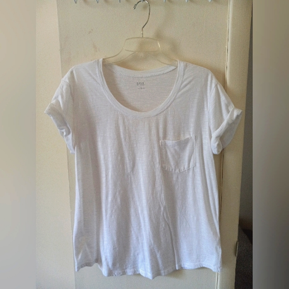 Plain white tee with mini pocket